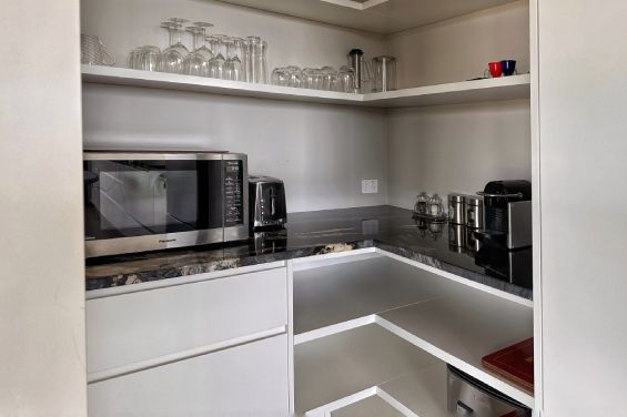 The Black Cottage - pantry