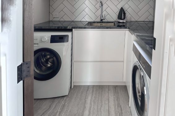 The Black Cottage - laundry