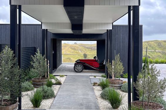 The Black Cottage - garage